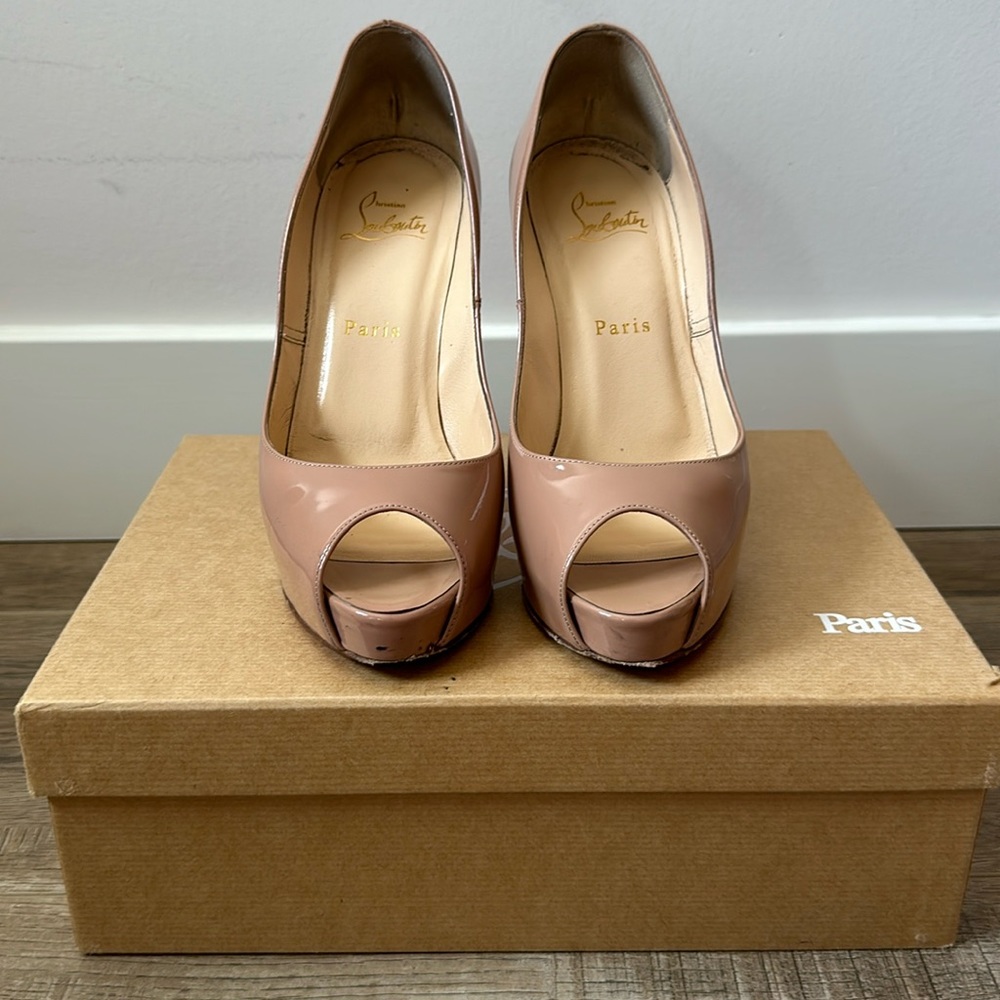 Christian Louboutin Very Prive 120 Nude Patent leather